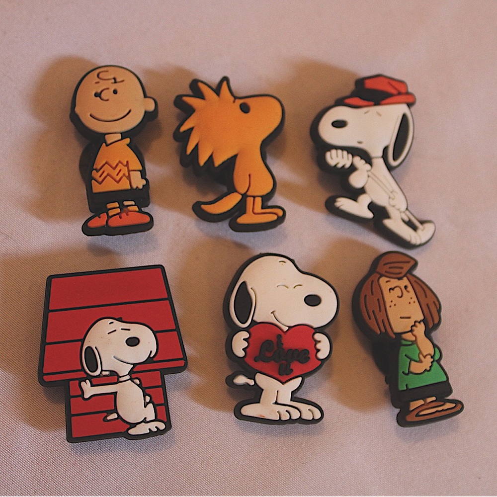 6 NEW SNOOPY CROC CHARMS